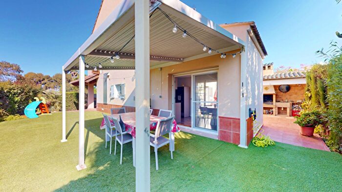 Casa en venta en La Cañada, Paterna de 5 habitaciones