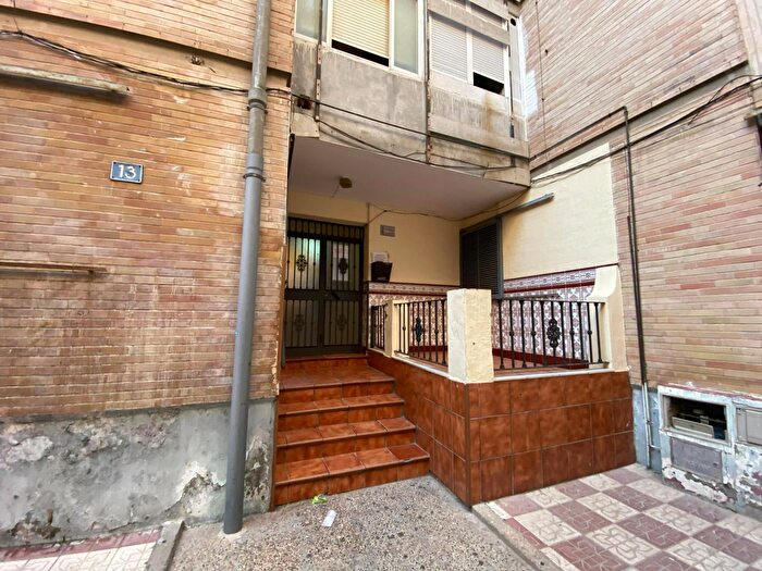 Casas en venta y pisos alquiler - 1