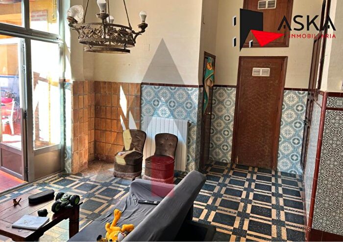 Casas en venta y pisos alquiler - 3