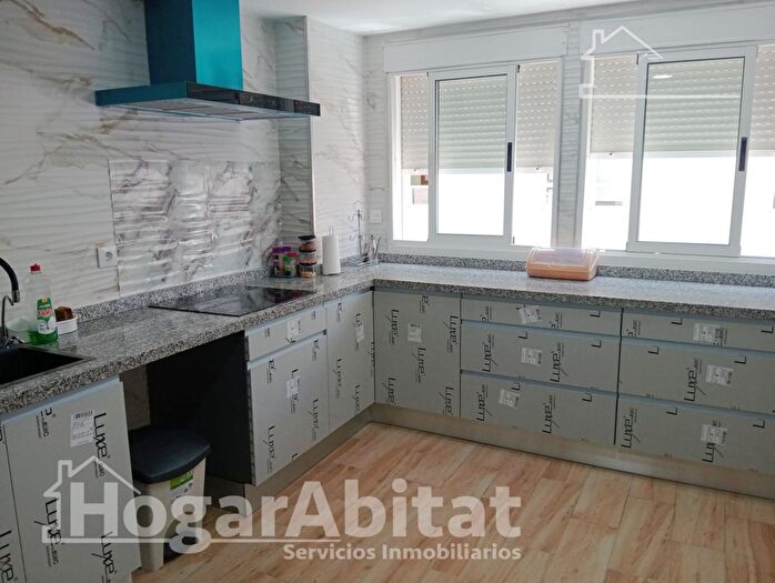 Casas en venta y pisos alquiler - 3