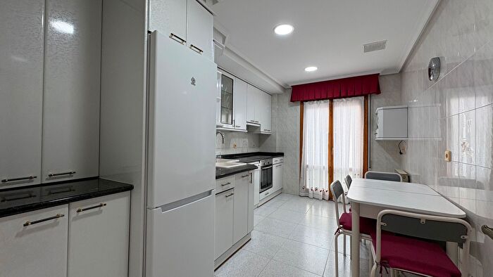 Casas en venta y pisos alquiler - 1