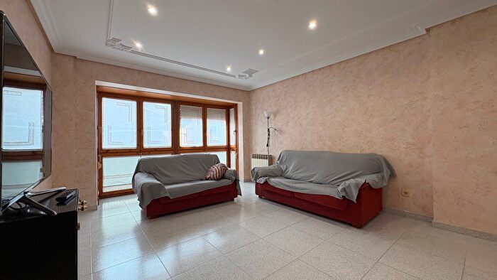Casas en venta y pisos alquiler - 2