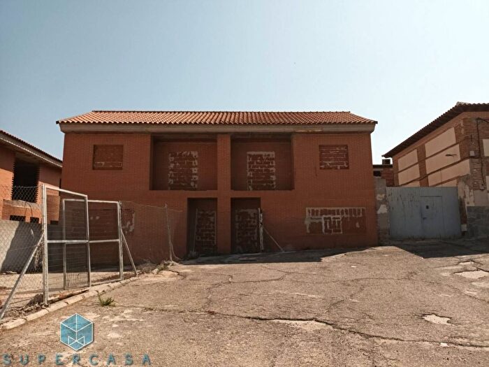 Casas en venta y pisos alquiler - 3