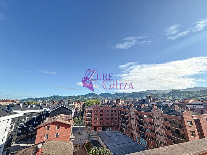Casas en venta y pisos alquiler - 1