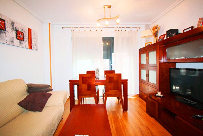 Casas en venta y pisos alquiler - 1