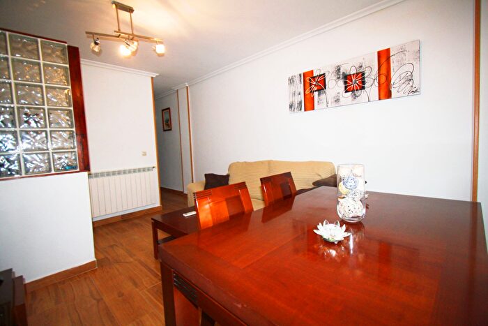 Casas en venta y pisos alquiler - 2