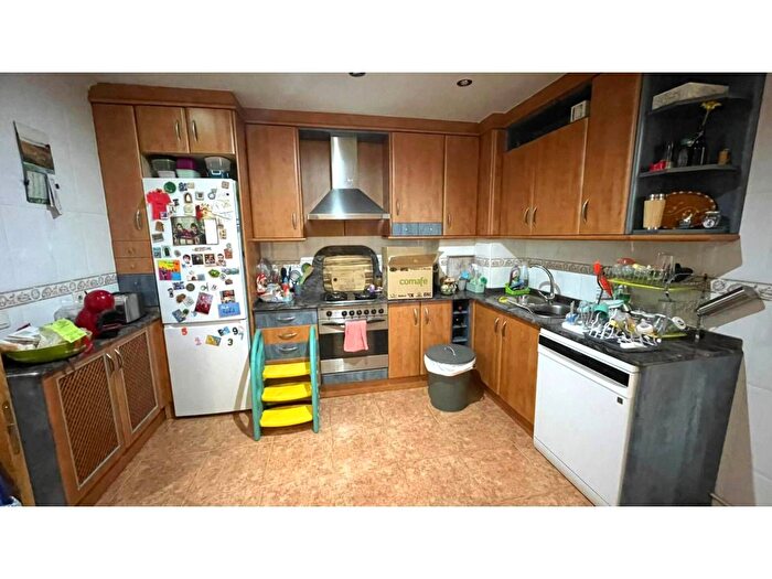 Casas en venta y pisos alquiler - 2