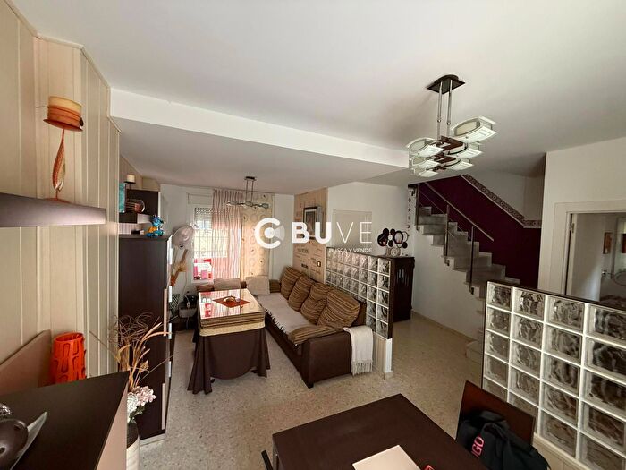 Casas en venta y pisos alquiler - 3
