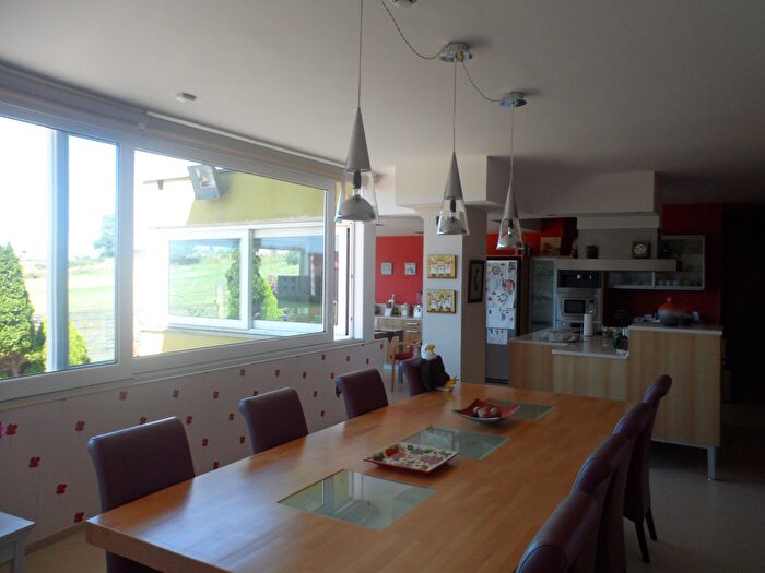 Casas en venta y pisos alquiler - 3