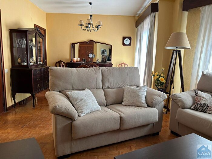 Casas en venta y pisos alquiler - 1