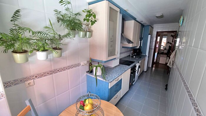 Casas en venta y pisos alquiler - 3