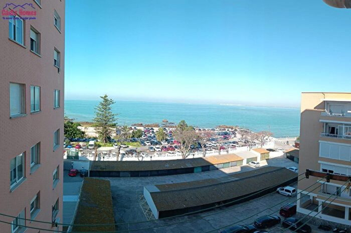 Piso en venta en La Caleta La Viña, Cádiz Capital de 5 habitaciones