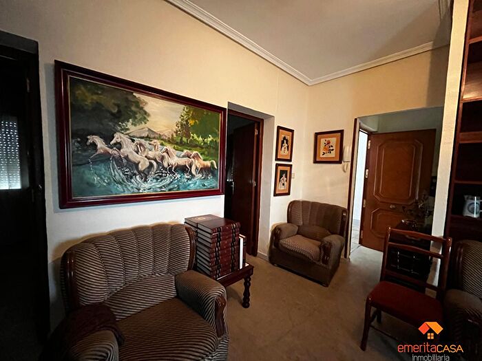 Casas en venta y pisos alquiler - 3