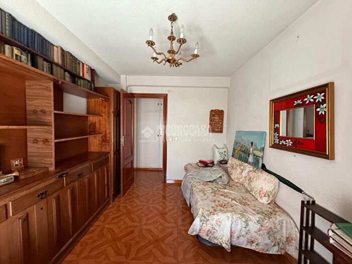 Casas en venta y pisos alquiler - 1