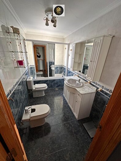 Casas en venta y pisos alquiler - 3