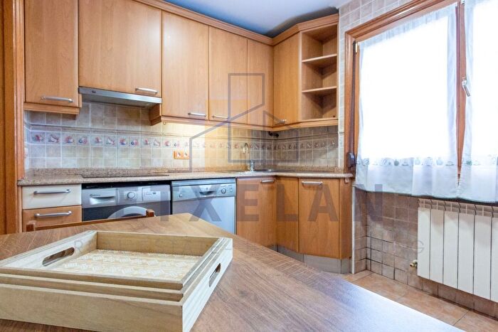 Casas en venta y pisos alquiler - 1