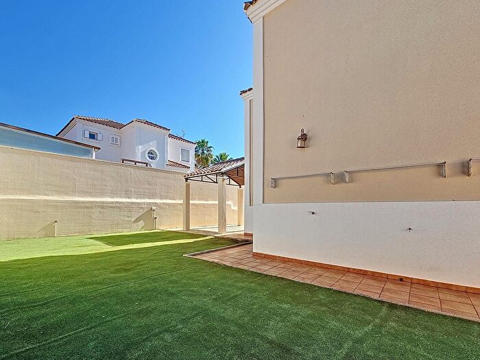 Casas en venta y pisos alquiler - 3
