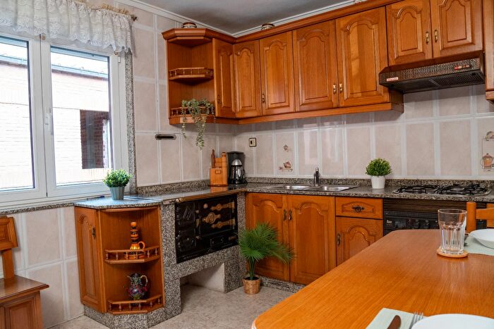 Casas en venta y pisos alquiler - 1