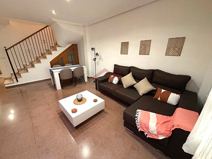 Casas en venta y pisos alquiler - 3