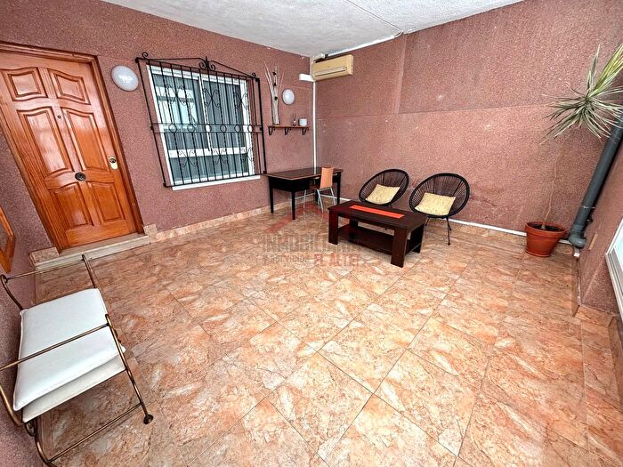Casas en venta y pisos alquiler - 1