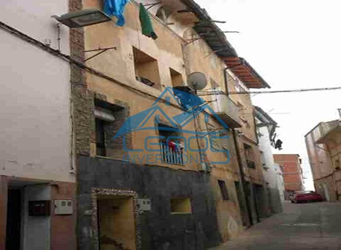 Casas en venta y pisos alquiler - 1