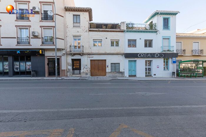 Casas en venta y pisos alquiler - 1