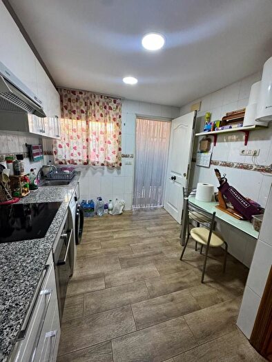 Casas en venta y pisos alquiler - 1