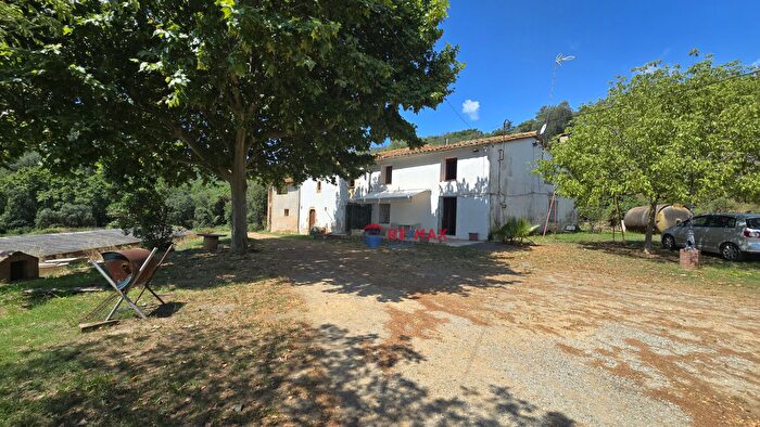 Casa en venta en Brunyola, Girona de 5 habitaciones