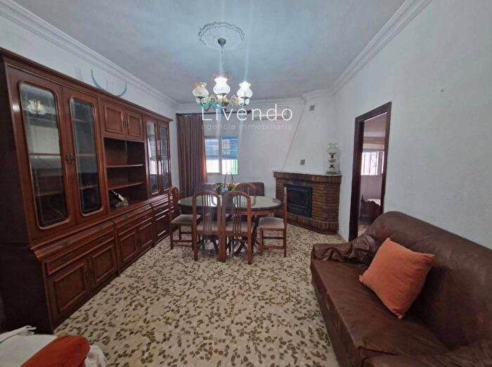 Casas en venta y pisos alquiler - 1