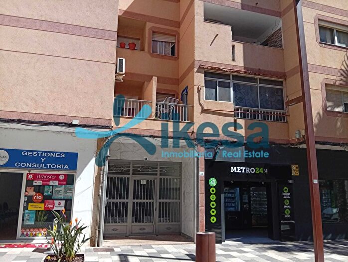 Piso en venta en El Ejido Ciudad, Plaza de la Luz de 4 habitaciones