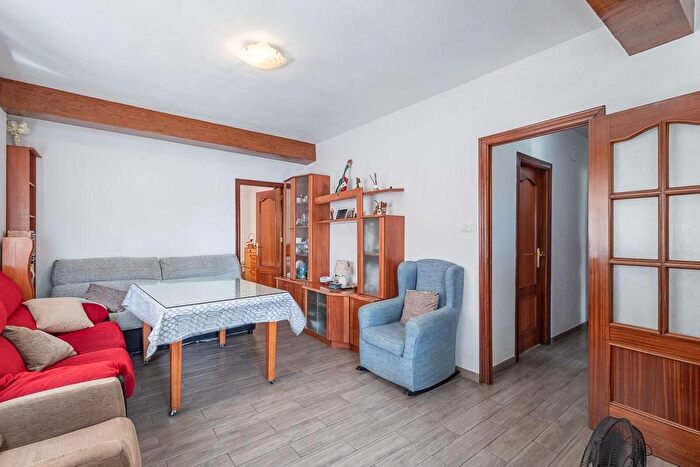 Casas en venta y pisos alquiler - 2
