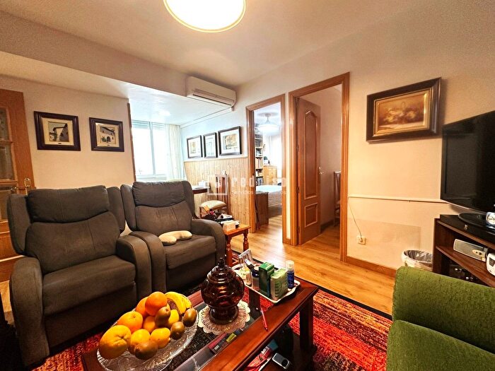 Casas en venta y pisos alquiler - 1