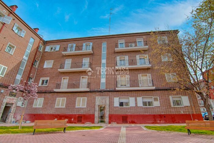 Casas en venta y pisos alquiler - 1