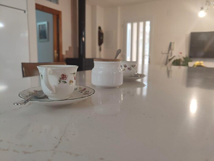 Casas en venta y pisos alquiler - 1