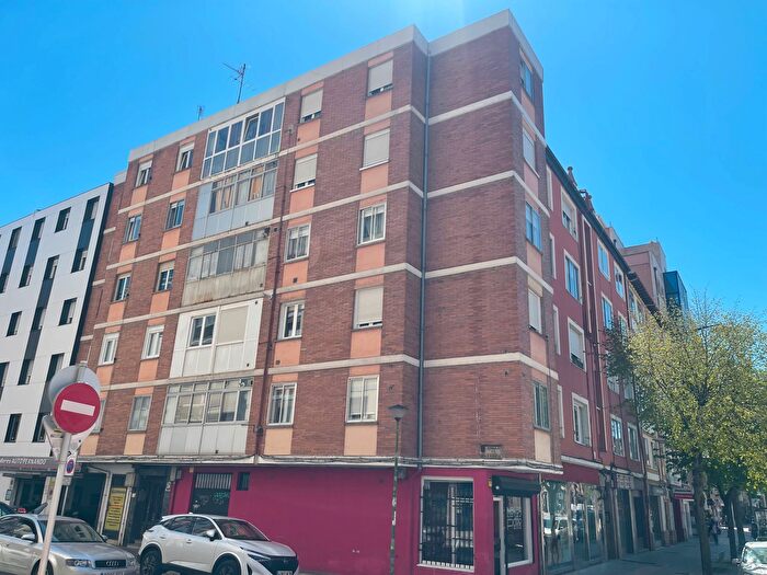 Piso en venta en Centro, Los Vadillos R Sanitaria Pozanos de 2 habitaciones