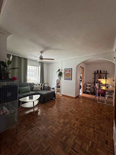 Casas en venta y pisos alquiler - 1