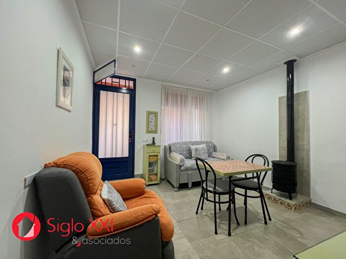 Casas en venta y pisos alquiler - 2