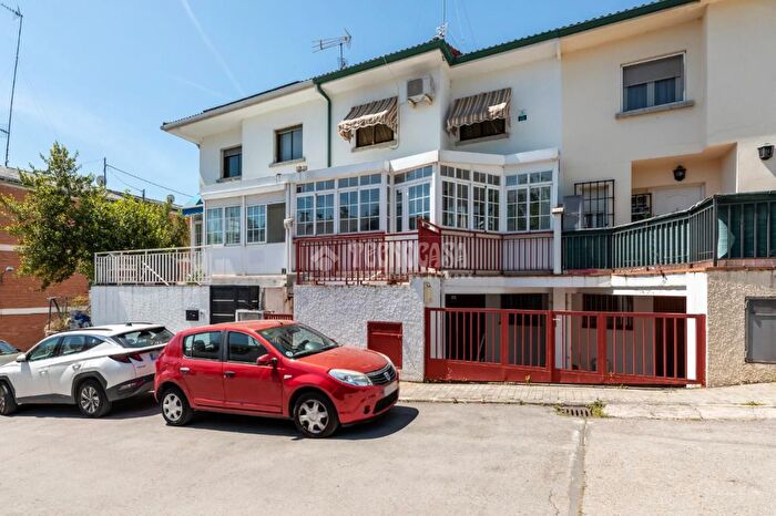 Casas en venta y pisos alquiler - 1