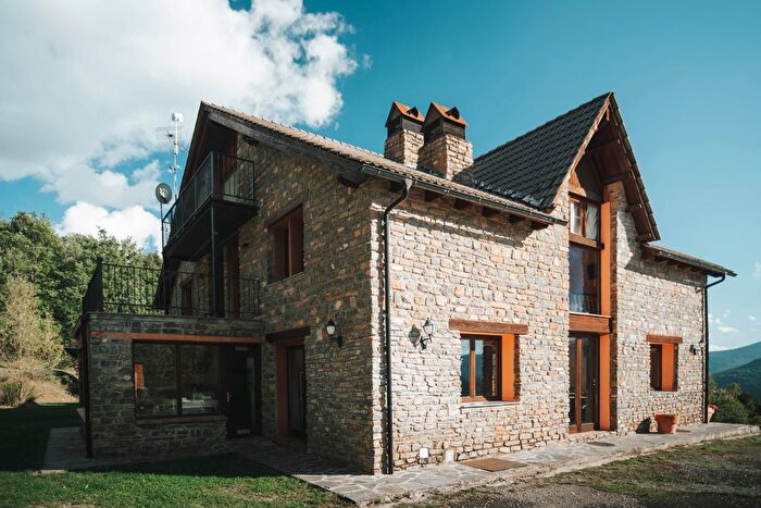 Casas en venta y pisos alquiler - 2