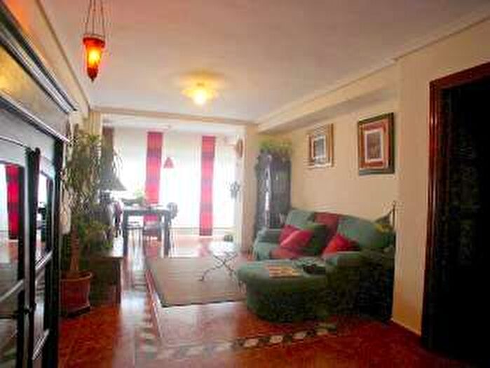 Casas en venta y pisos alquiler - 1