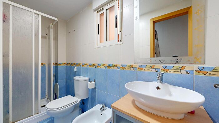 Casas en venta y pisos alquiler - 2