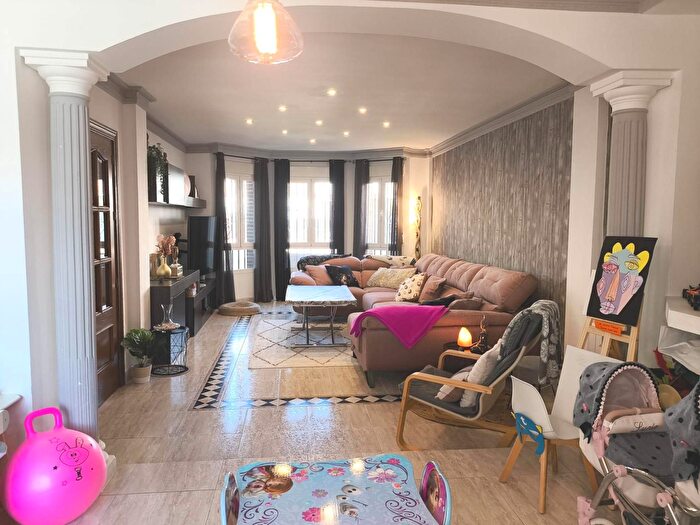 Casas en venta y pisos alquiler - 3