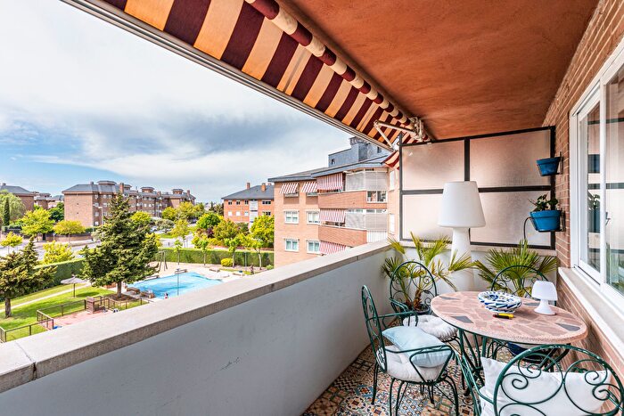 Casas en venta y pisos alquiler - 3