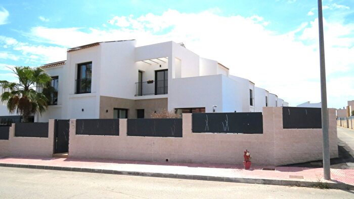 Casa en venta en Rojales, Alicante de 4 habitaciones