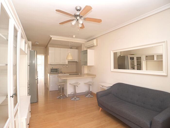 Casas en venta y pisos alquiler - 1