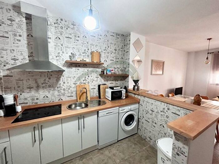 Casas en venta y pisos alquiler - 2