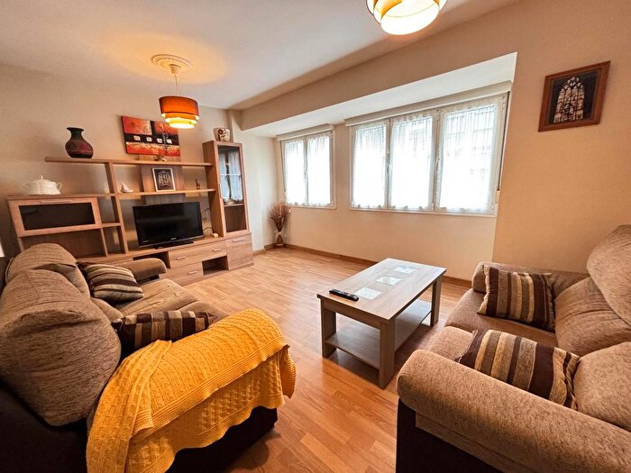 Piso en venta en Este, Ceares de 2 habitaciones