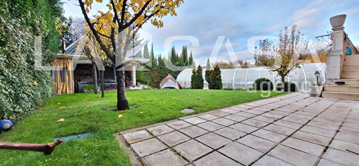 Casas en venta y pisos alquiler - 1