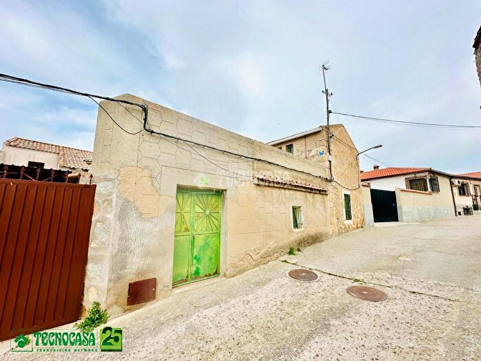 Casas en venta y pisos alquiler - 1