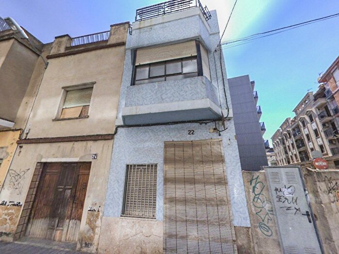 Casas en venta y pisos alquiler - 1